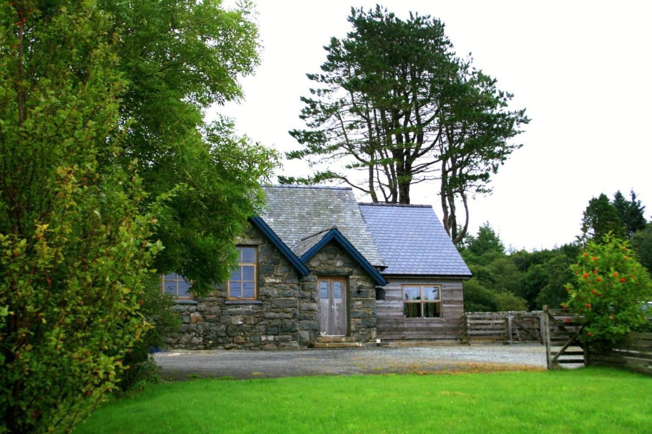 Old Skool Accommodation Trawsfynydd Экстерьер фото